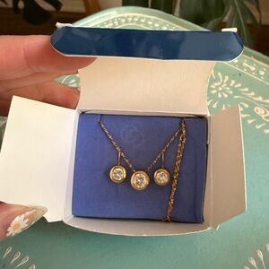 Avon Vintage 2004 Gold Tone CZ Necklace and Earrings Set